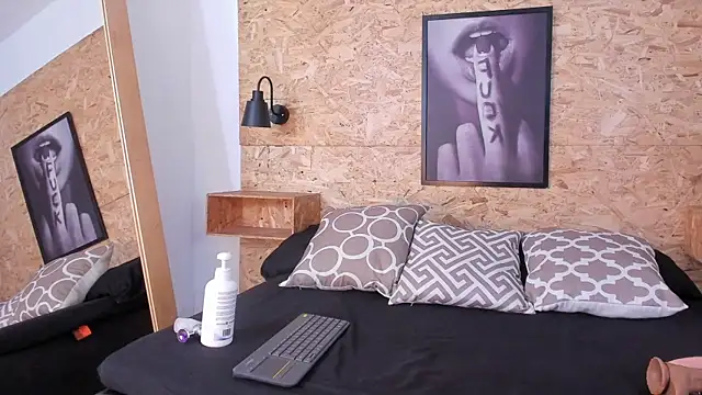 Snapshot of Elizabeth_Santos chatting on March 19, 2025, 10:09 pm Elizabeth Santos online show from March 19, 2025, 10:09 pm