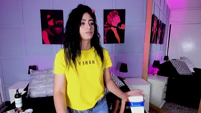 Snapshot of Elizabeth_Santos chatting on October 21, 2025, 8:09 pm Elizabeth Santos online show from October 21, 2025, 8:09 pm