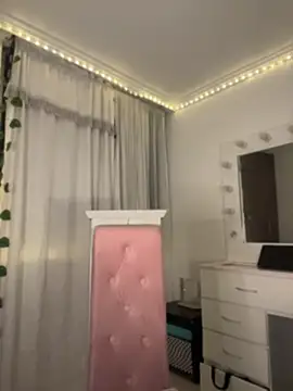 lina pink online show from May 20, 2026, 5:02 am