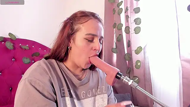 Snapshot of evy_orange1 chatting on December 1, 2024, 7:36 pm evy orange1 online show from December 1, 2024, 7:36 pm