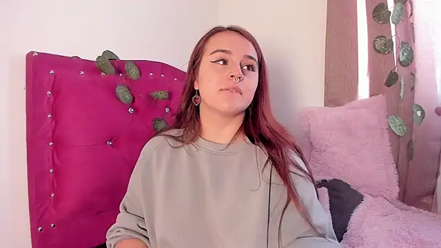 Snapshot of evy_orange1 chatting on December 9, 2024, 5:30 pm evy orange1 online show from December 9, 2024, 5:30 pm