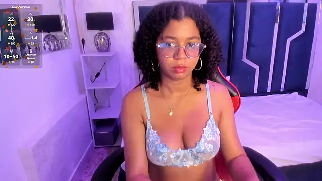 MilaHall  online show from October 5, 2025, 4:00 am