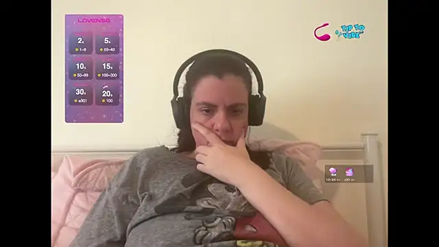 Jess4you0818 online show from December 27, 2024, 5:05 pm