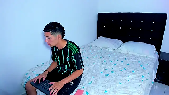 Alexander and Xiao online show from January 31, 2025, 2:37 am