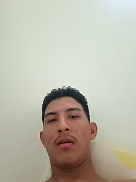 Snapshot of Guti_hazz chatting on December 19, 2025, 11:17 am Guti hazz online show from December 19, 2025, 11:17 am