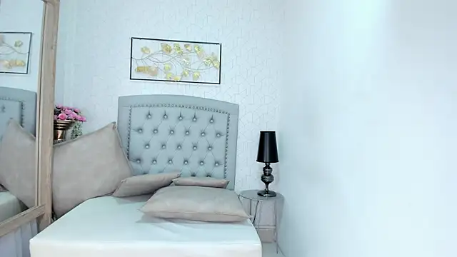 Katalella murillo online show from December 29, 2024, 10:56 am