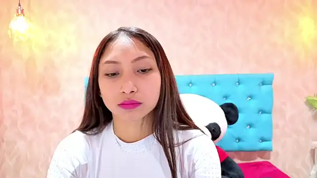 MadelineDoll online show from April 22, 2026, 2:18 pm