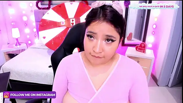 Emma monserrat online show from February 15, 2025, 6:33 am