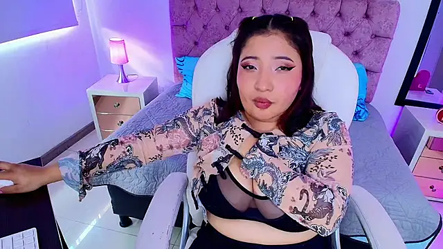 Emma monserrat online show from September 26, 2025, 7:29 pm