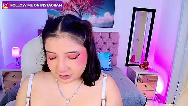 Emma monserrat online show from October 2, 2025, 7:43 pm