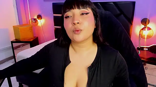 Snapshot of Emma_monserrat chatting on July 21, 2026, 11:34 am Emma monserrat online show from July 21, 2026, 11:34 am