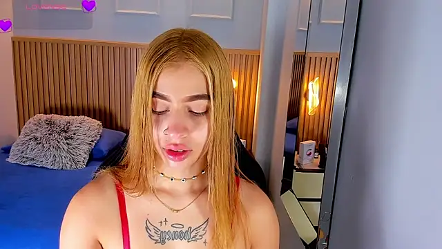 LUCYAMARS1 online show from October 22, 2025, 12:27 pm