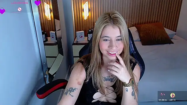 LUCYAMARS1 online show from November 1, 2025, 12:51 pm