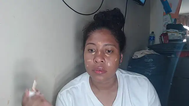 Ivon-09 online show from March 18, 2025, 2:04 pm