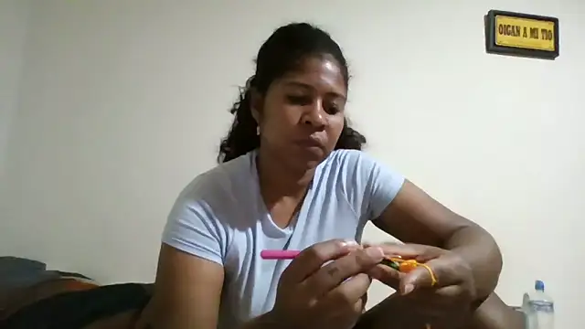 Ivon-09 online show from April 3, 2026, 1:20 pm