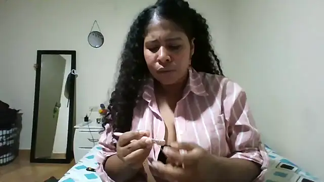 Ivon-09 online show from April 18, 2026, 9:59 pm