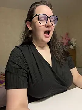 hungry1bunny online show from December 20, 2024, 5:29 pm