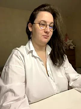 hungry1bunny online show from November 24, 2025, 7:46 pm