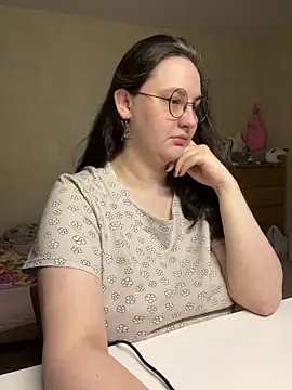 hungry1bunny online show from February 2, 2026, 9:35 pm