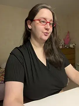 hungry1bunny online show from April 21, 2026, 4:34 pm