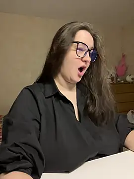 hungry1bunny online show from April 23, 2026, 4:53 pm