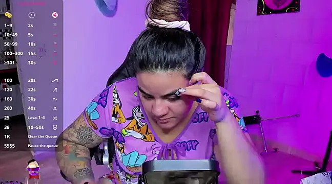 Sharon hils online show from December 2, 2024, 1:46 pm