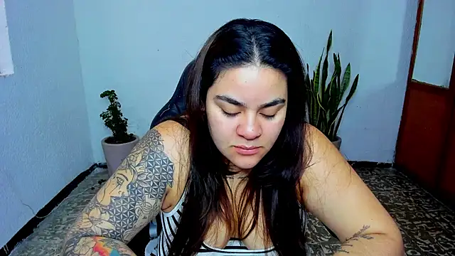 Snapshot of Sharon_hils chatting on July 27, 2026, 2:57 pm Sharon hils online show from July 27, 2026, 2:57 pm
