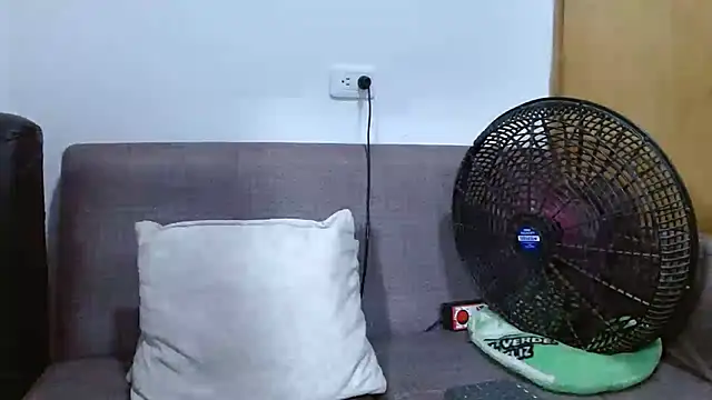 charlotte slut online show from September 28, 2025, 8:25 pm