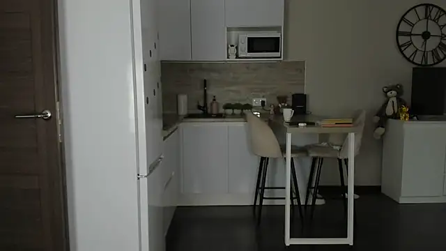 nilliluv online show from September 22, 2025, 2:19 pm