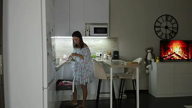 nilliluv online show from September 26, 2025, 4:44 pm