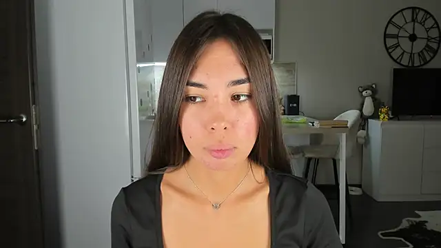 nilliluv online show from October 7, 2025, 9:12 pm