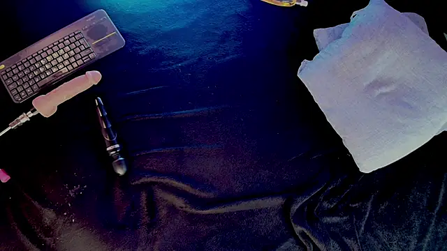 Candle  lz online show from January 30, 2025, 6:13 am