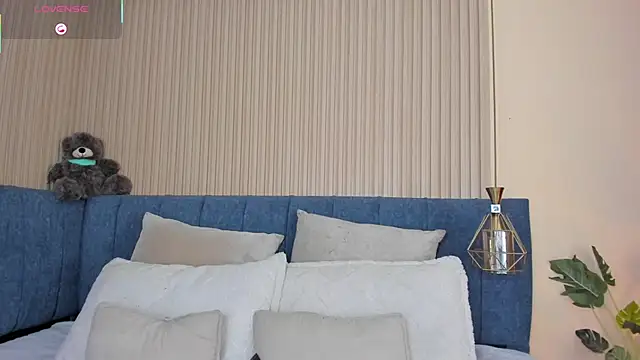 kathecute   online show from November 30, 2025, 1:42 am