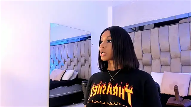 ChaynnaCooper online show from February 1, 2025, 3:18 pm