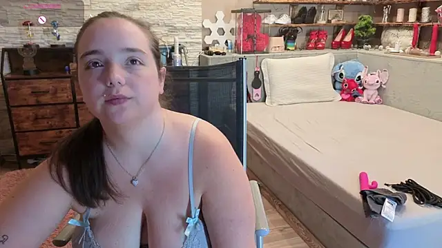 Snapshot of Kimberly-Caprice chatting on July 24, 2026, 7:17 am Kimberly-Caprice online show from July 24, 2026, 7:17 am