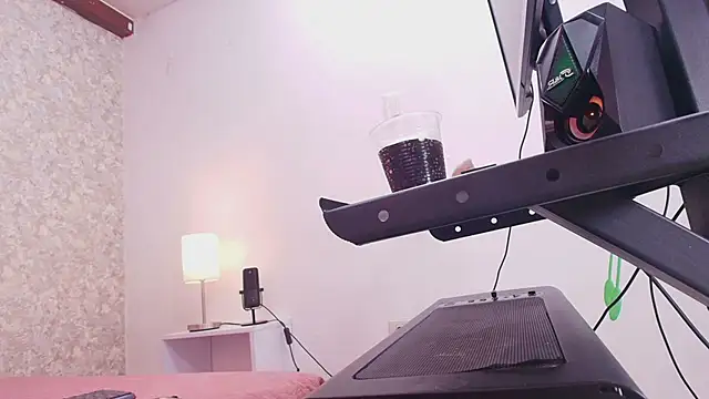 Snapshot of nicol_f chatting on January 7, 2025, 7:17 pm nicol f online show from January 7, 2025, 7:17 pm