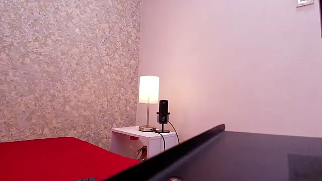 Snapshot of nicol_f chatting on January 24, 2025, 7:18 pm nicol f online show from January 24, 2025, 7:18 pm