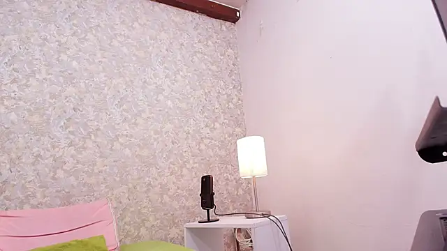 Snapshot of nicol_f chatting on January 29, 2025, 7:22 pm nicol f online show from January 29, 2025, 7:22 pm