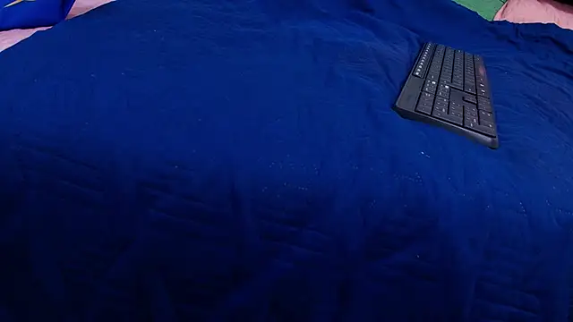 Snapshot of nicol_f chatting on October 7, 2025, 7:33 pm nicol f online show from October 7, 2025, 7:33 pm