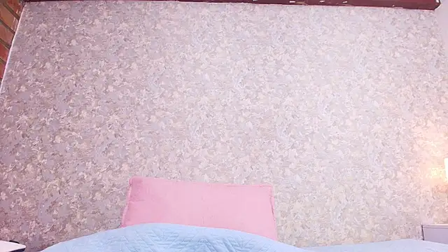 Snapshot of nicol_f chatting on October 17, 2025, 7:27 pm nicol f online show from October 17, 2025, 7:27 pm