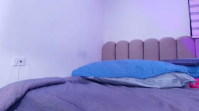 nicol f online show from April 11, 2026, 7:56 am