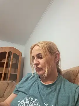 Malichkaanna30 online show from January 5, 2026, 5:49 pm