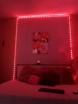 nahiarapalmer19 online show from April 11, 2026, 5:39 pm