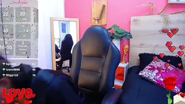 scarlet-foox online show from February 24, 2025, 10:03 pm