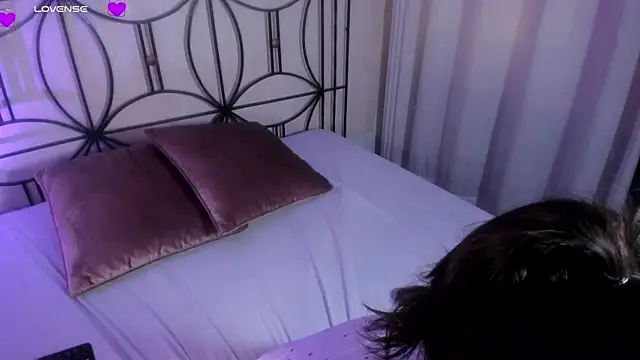 missy taylor  online show from March 7, 2025, 2:12 pm