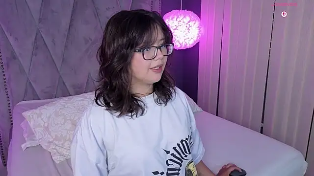 missy taylor  online show from September 8, 2025, 8:52 pm