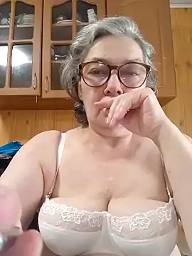 Snapshot of IrinaSweet54 chatting on June 27, 2026, 9:58 am IrinaSweet54 online show from June 27, 2026, 9:58 am