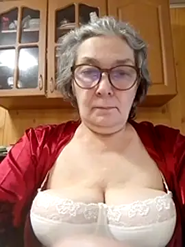 Snapshot of IrinaSweet54 chatting on July 13, 2026, 9:34 am IrinaSweet54 online show from July 13, 2026, 9:34 am