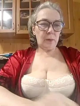 Snapshot of IrinaSweet54 chatting on July 22, 2026, 9:45 am IrinaSweet54 online show from July 22, 2026, 9:45 am