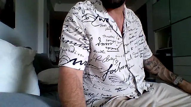 Snapshot of bobotatto chatting on May 6, 2026, 1:38 pm bobotatto online show from May 6, 2026, 1:38 pm